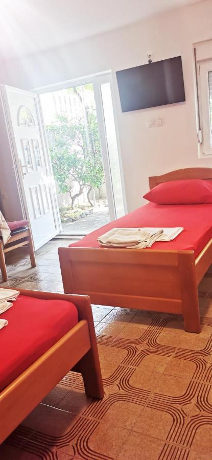 Sobe I Apartmani Marovic Petrovac Exterior foto