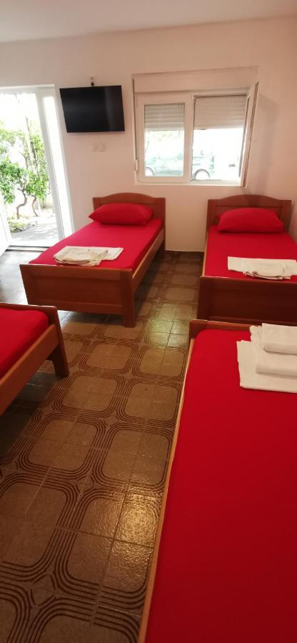 Sobe I Apartmani Marovic Petrovac Exterior foto