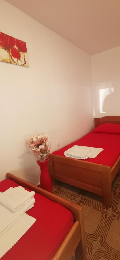 Sobe I Apartmani Marovic Petrovac Exterior foto