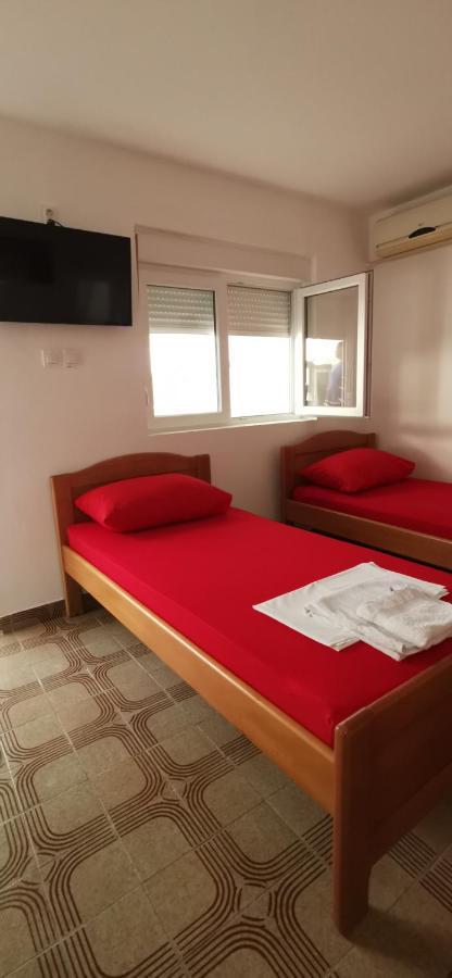 Sobe I Apartmani Marovic Petrovac Exterior foto