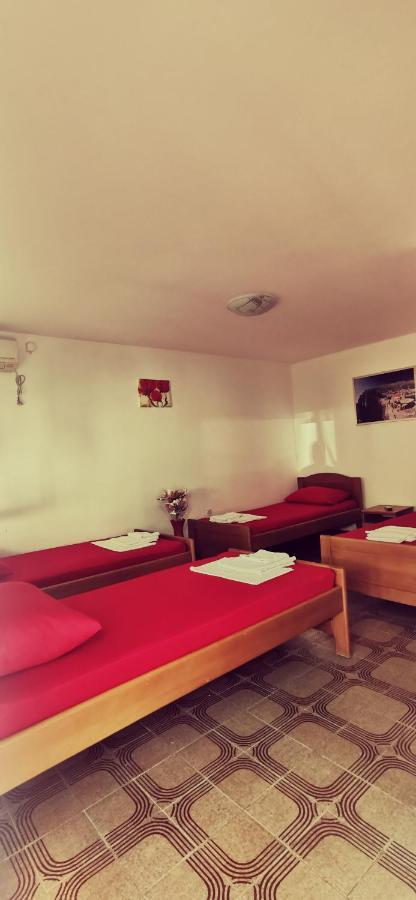Sobe I Apartmani Marovic Petrovac Exterior foto